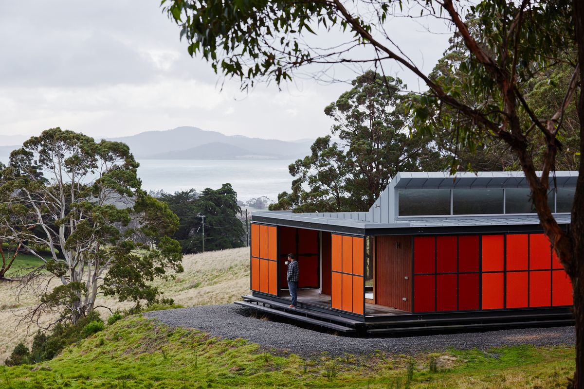 MIsho and Associates, Premaydena House, Tasmania, 2013